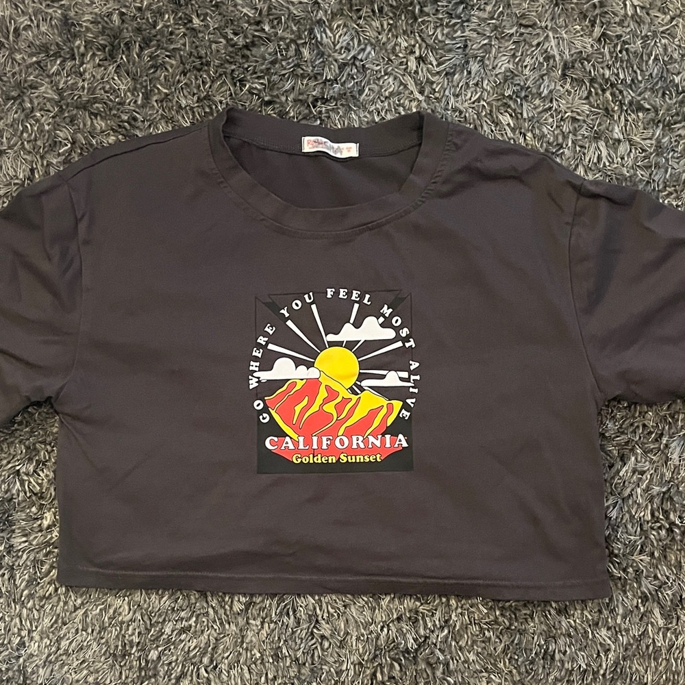ROMWE Black California Graphic Crop Top